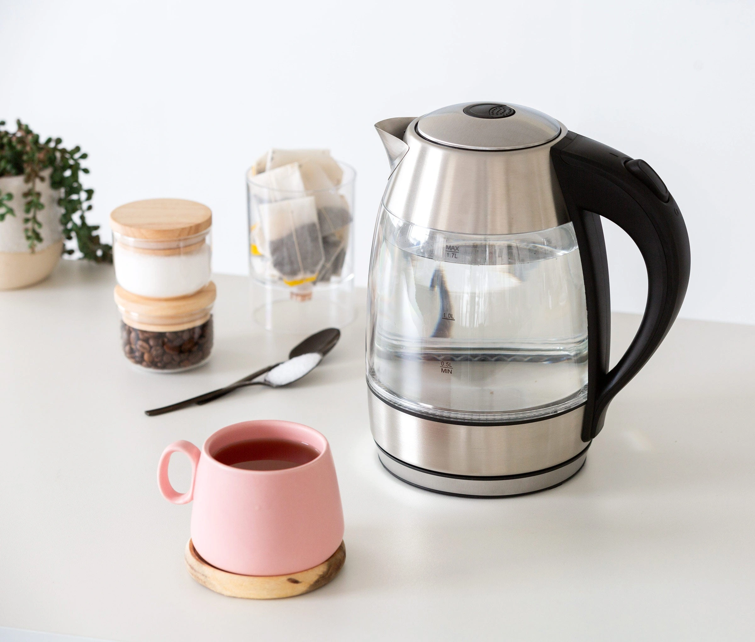 Sleek Glass Kettle 360 Swivel Base Perfect Brew Every Time!